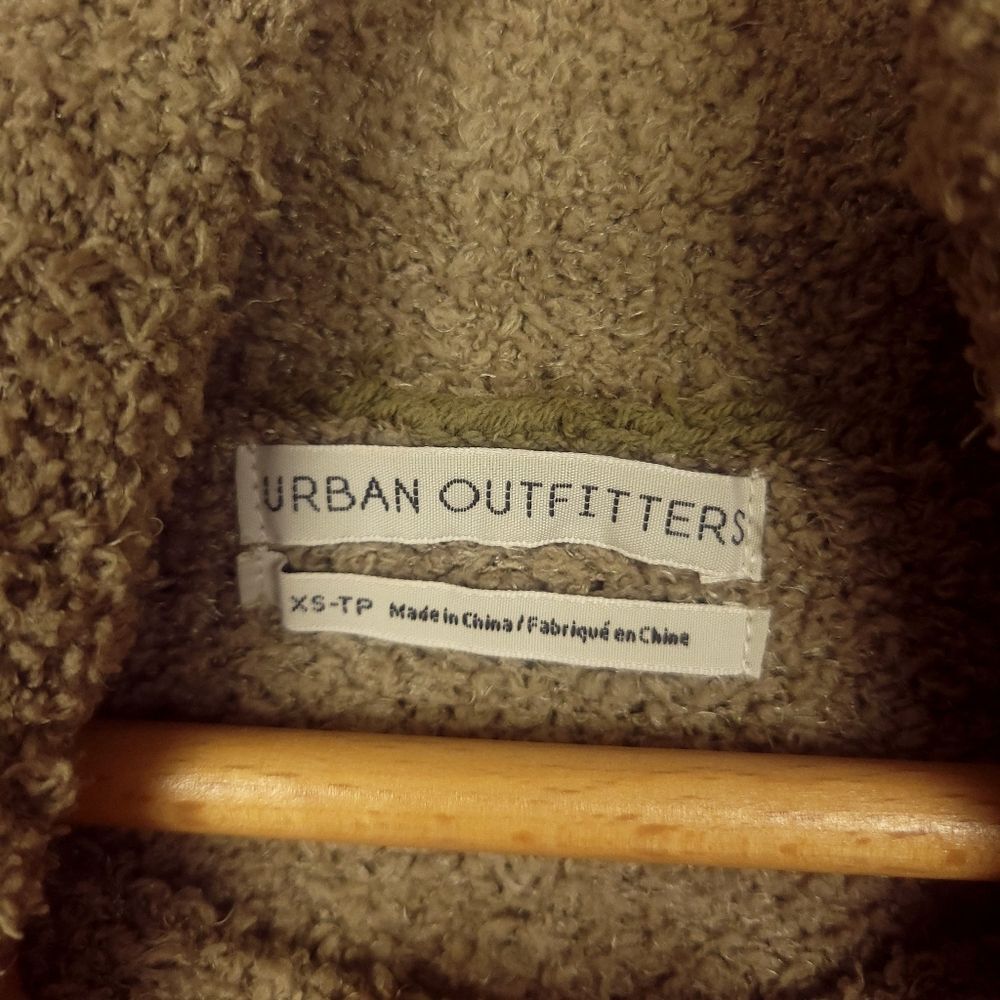 Urban Outfitters Fuzzy Plush Turtleneck Sweater Bell Sleeves Olive Green Size XS - Picture 7 of 8